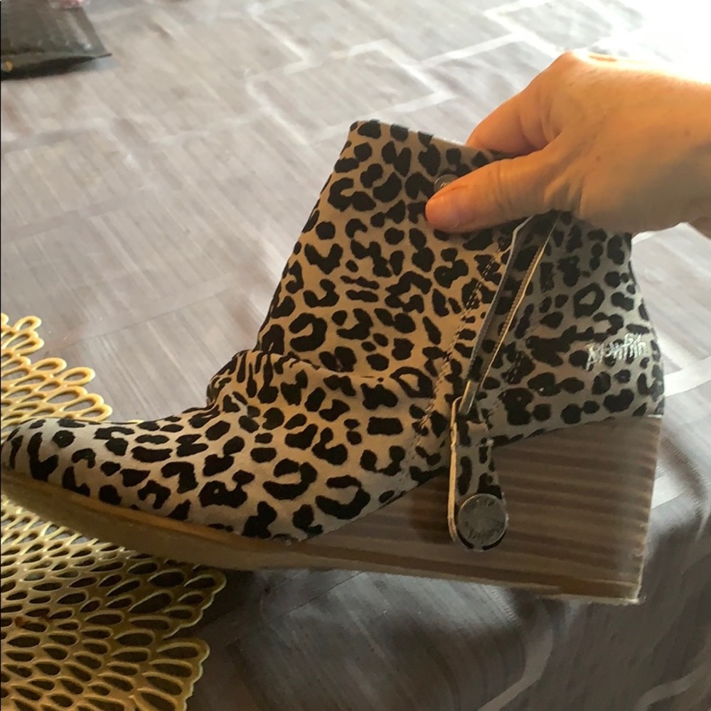 Booties - Picture 4 of 5